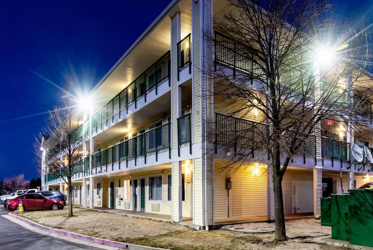 Hometowne Studios By Red Roof Colorado Springs - Airport Zewnętrze zdjęcie
