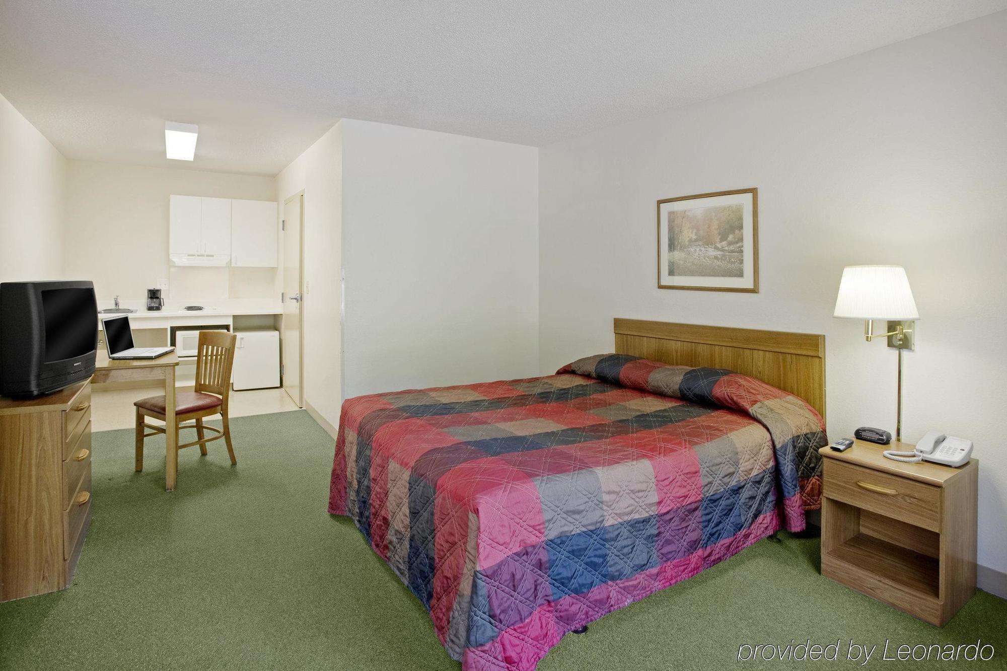 Hometowne Studios By Red Roof Colorado Springs - Airport Zewnętrze zdjęcie